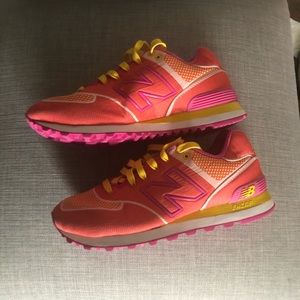 New Balance Tennis Shoes